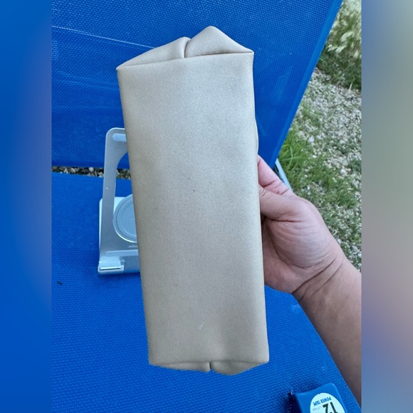 🔥Emirates Airline Business Class Bvlgari Ominia Make Up Bag Travel Case Gold - Picture 8 of 16